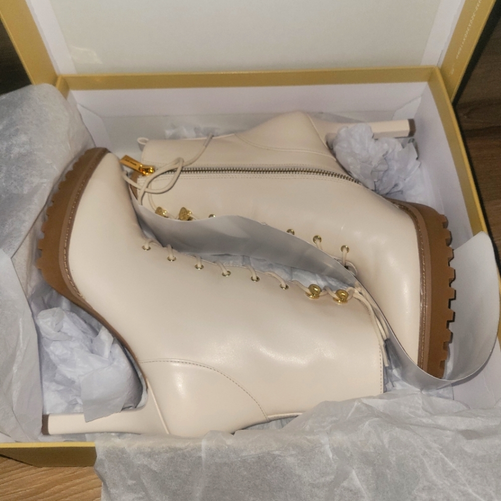 Kyle Michael Kors bootie LT Cream size 8M